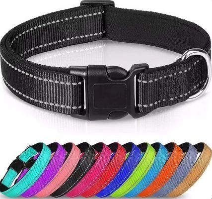Gepersonaliseerde reflectieve Neoprene Nylon hondenkraag met verstelbare pasvorm en bont decoratie